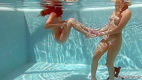 Hairy pussy and uked with a dildo