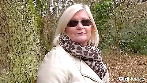 Passionate Mature Lesbian Licks Sexy Milf Pussy