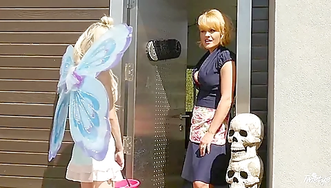 Trick Or Twat - Piper Perri And Krissy Lynn