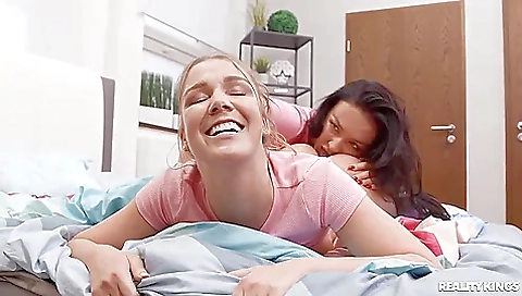 Sofia De Bum And Alexis Crystal - Sexy Lesbians Catchy Xxx Video